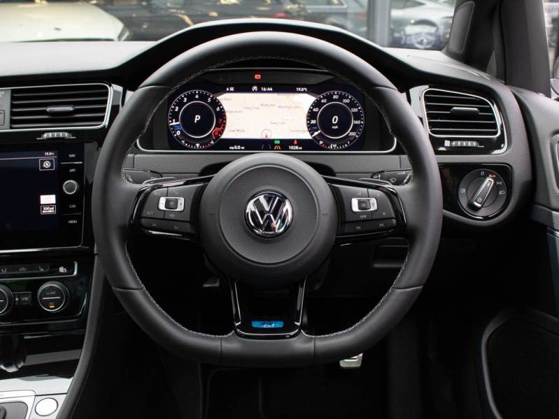 Volkswagen Golf   Registered:2019(19)