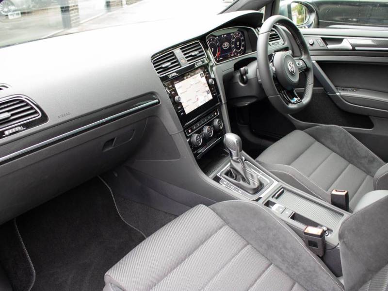 Volkswagen Golf   Registered:2019(19)