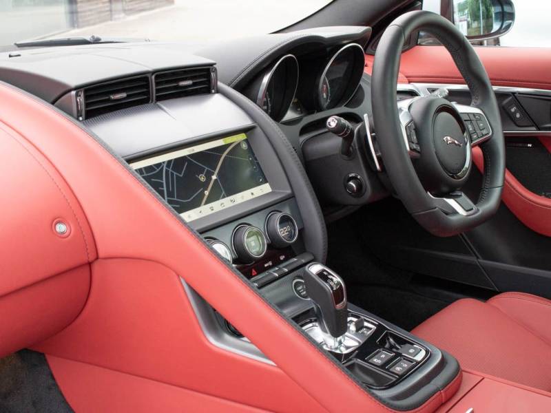 Jaguar F Type   Registered:2018(18)