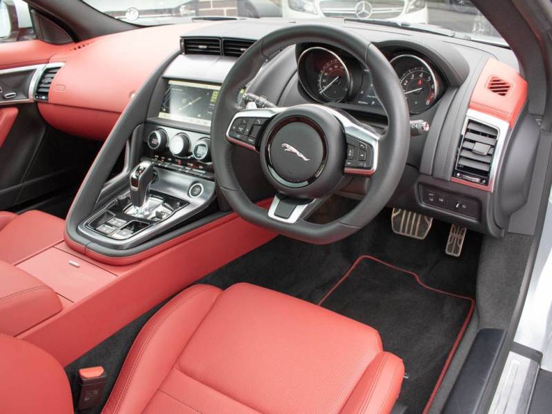 Jaguar F Type   Registered:2018(18)