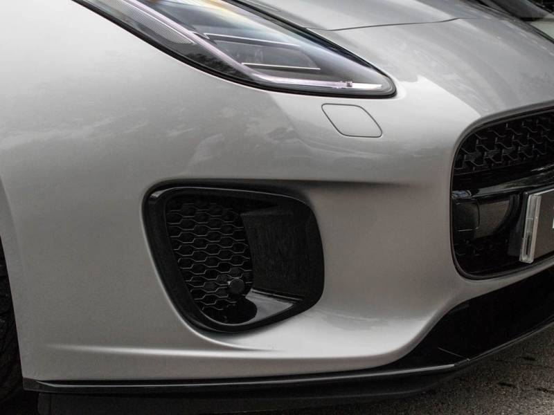 Jaguar F Type   Registered:2018(18)