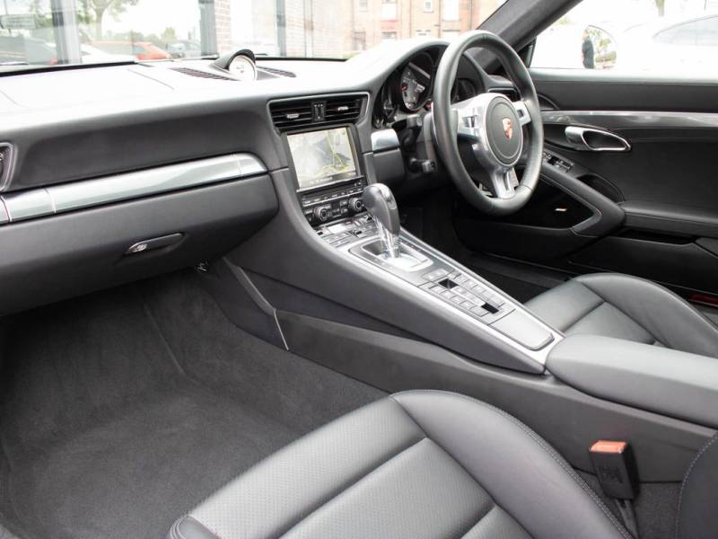 Porsche 911   Registered:2015(15)