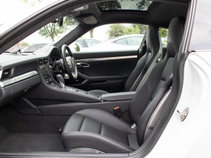Porsche 911   Registered:2015(15)