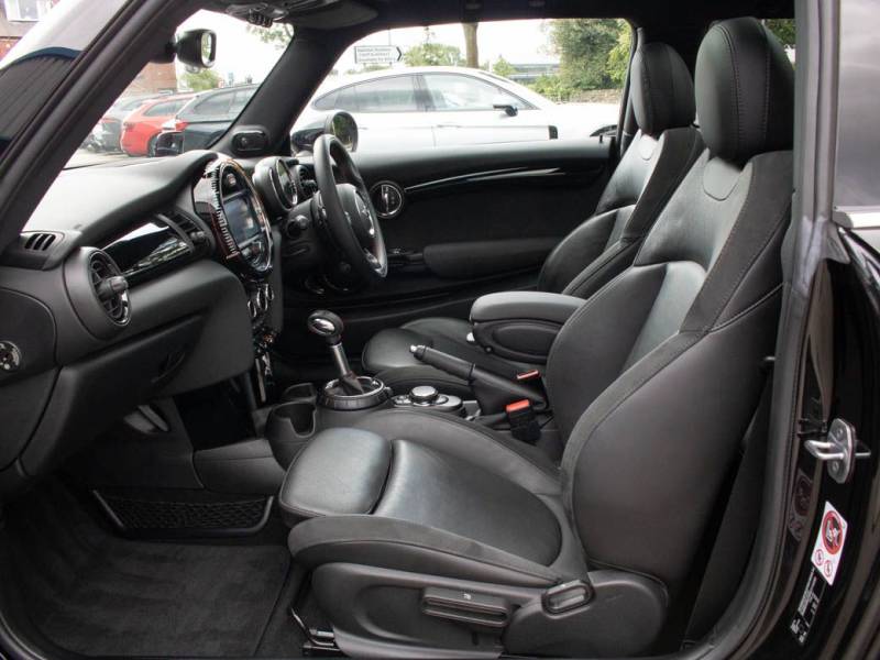 MINI Hatchback   Registered:2017(66)