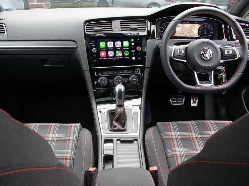 Volkswagen Golf   Registered:2018(68)