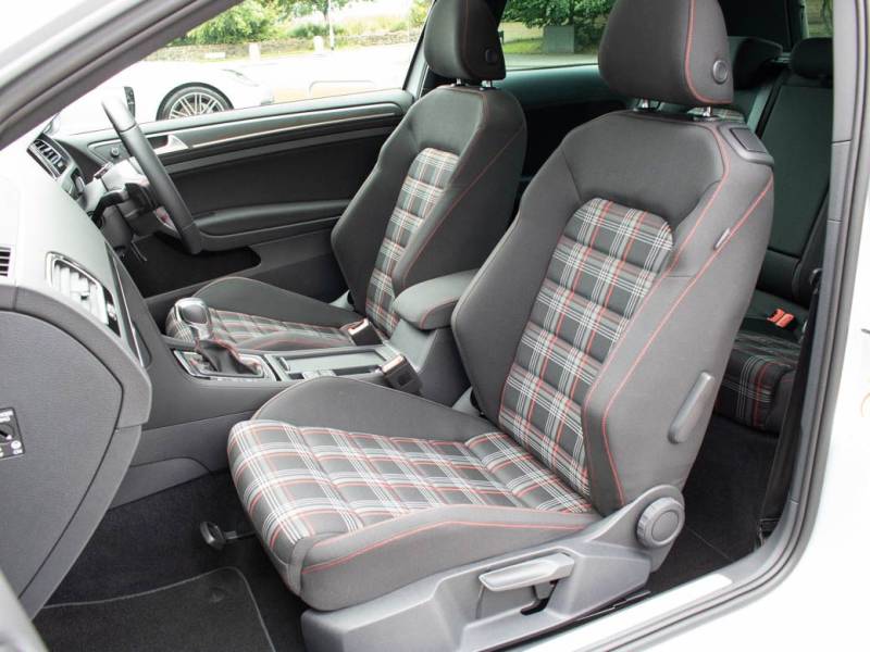 Volkswagen Golf   Registered:2018(68)