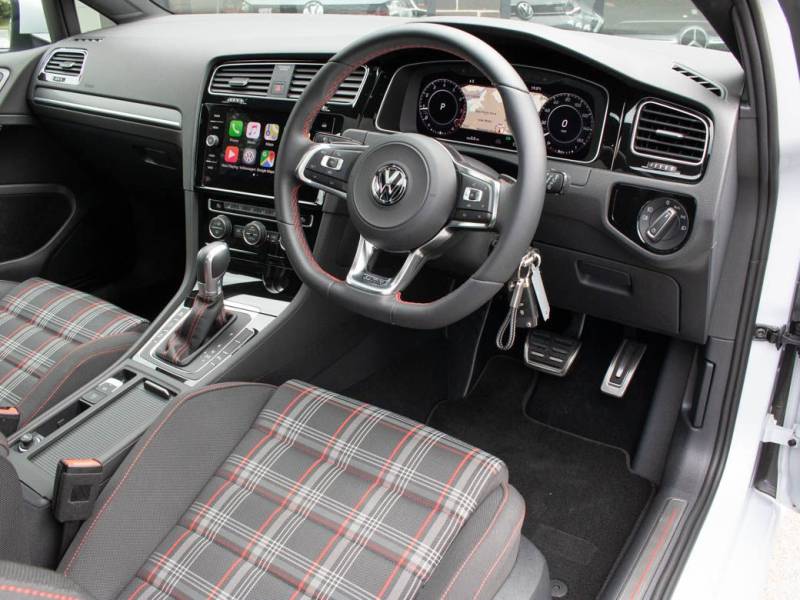Volkswagen Golf   Registered:2018(68)