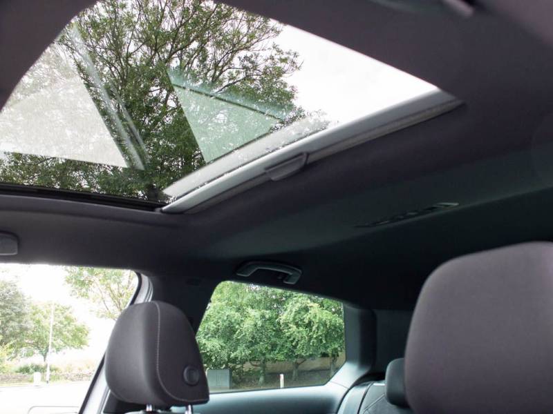 Volkswagen Golf   Registered:2019(19)