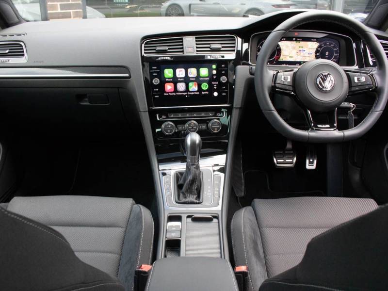 Volkswagen Golf   Registered:2019(19)