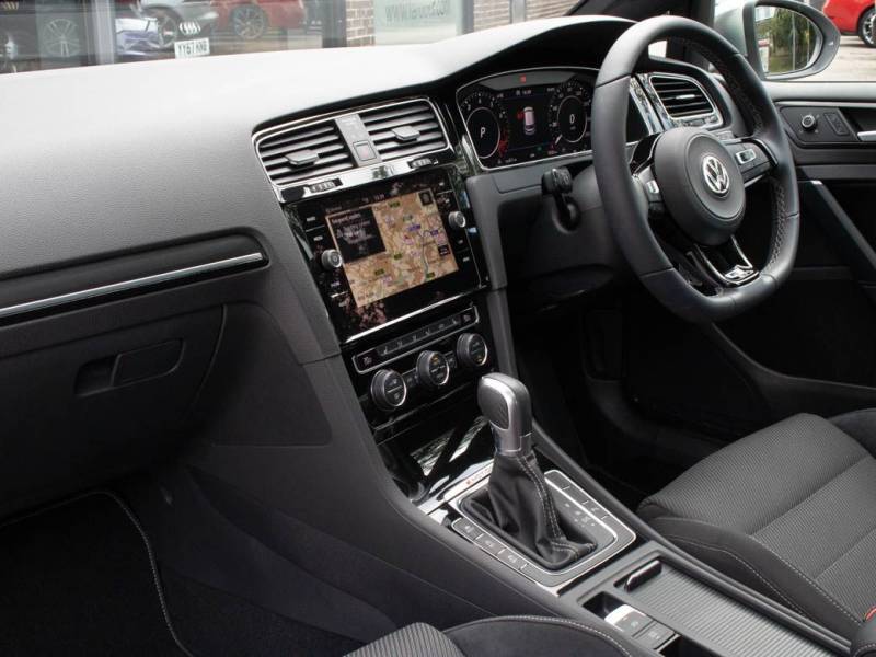 Volkswagen Golf   Registered:2019(19)