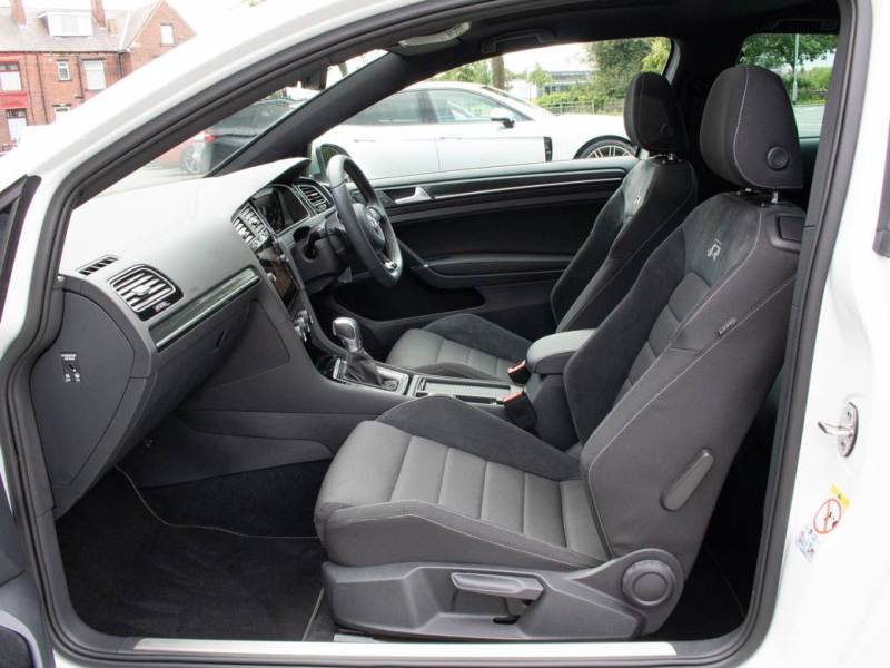 Volkswagen Golf   Registered:2019(19)