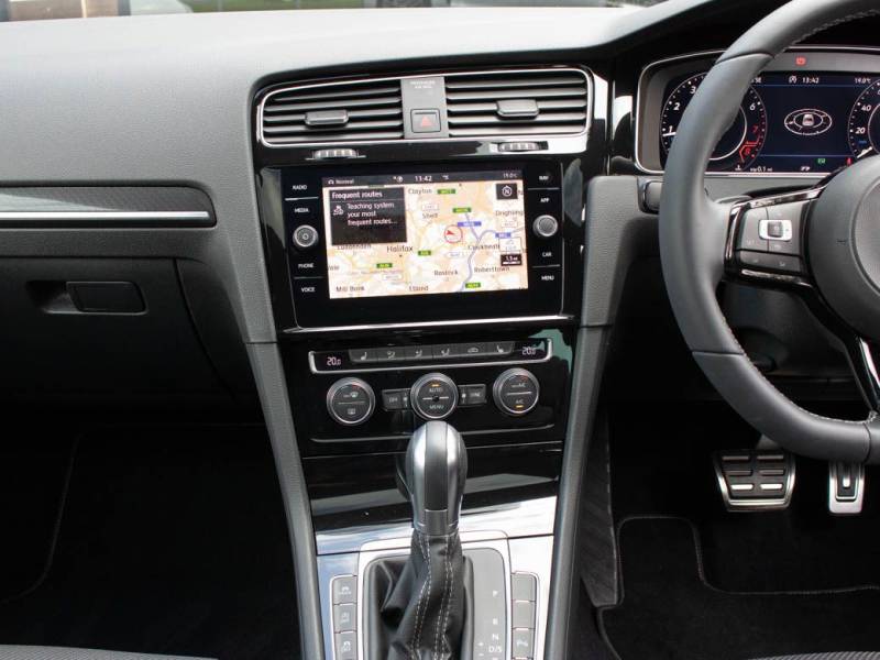 Volkswagen Golf   Registered:2019(19)