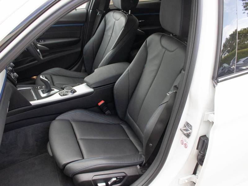 BMW 3 Series   Registered:2019(68)