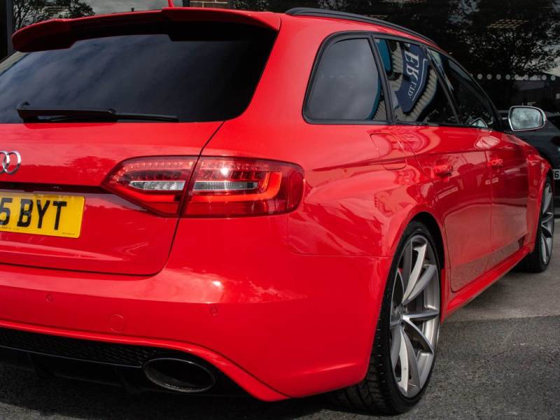 Audi RS4   Registered:2015(15)