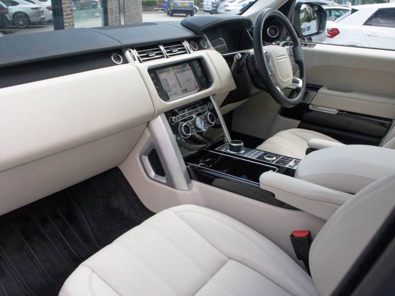 Land Rover Range Rover   Registered:2014(14)