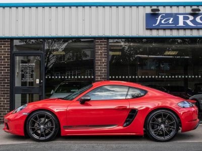 Porsche Cayman 2.0 718 T Manual 6 Speed 300ps Coupe Petrol Guards Red