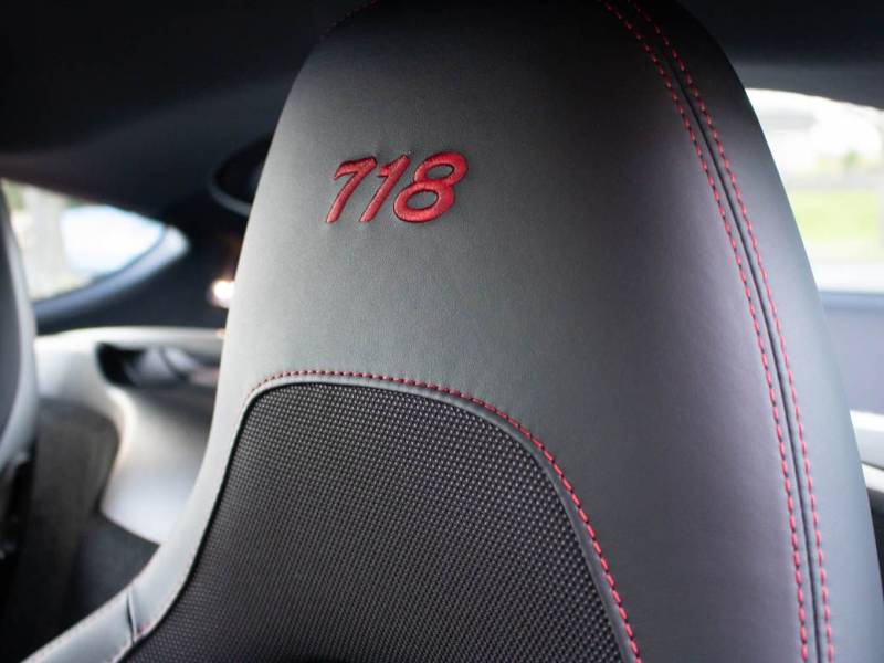 Porsche Cayman   Registered:2019(19)