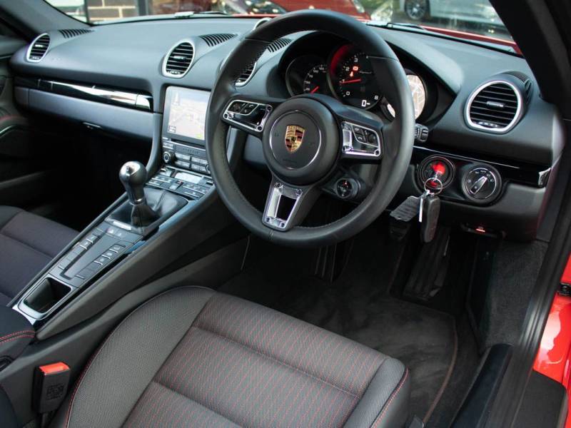 Porsche Cayman   Registered:2019(19)