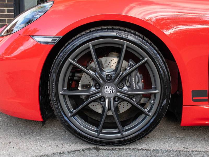 Porsche Cayman   Registered:2019(19)
