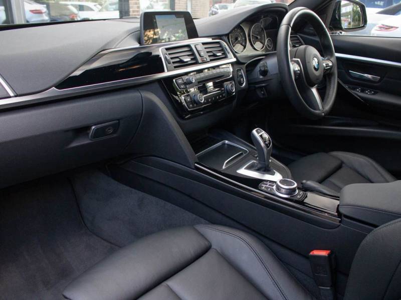 BMW 3 Series   Registered:2018(68)