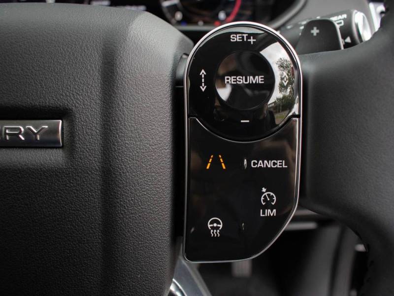 Land Rover Discovery   Registered:2019(19)