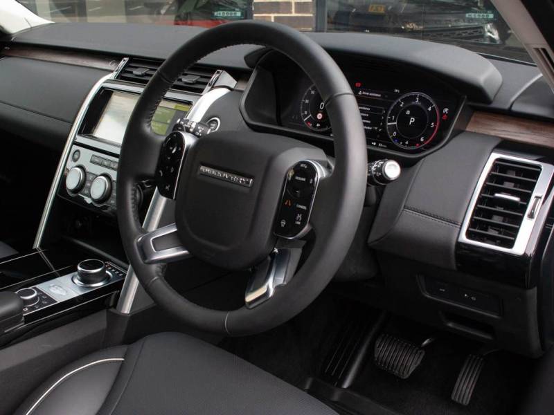 Land Rover Discovery   Registered:2019(19)
