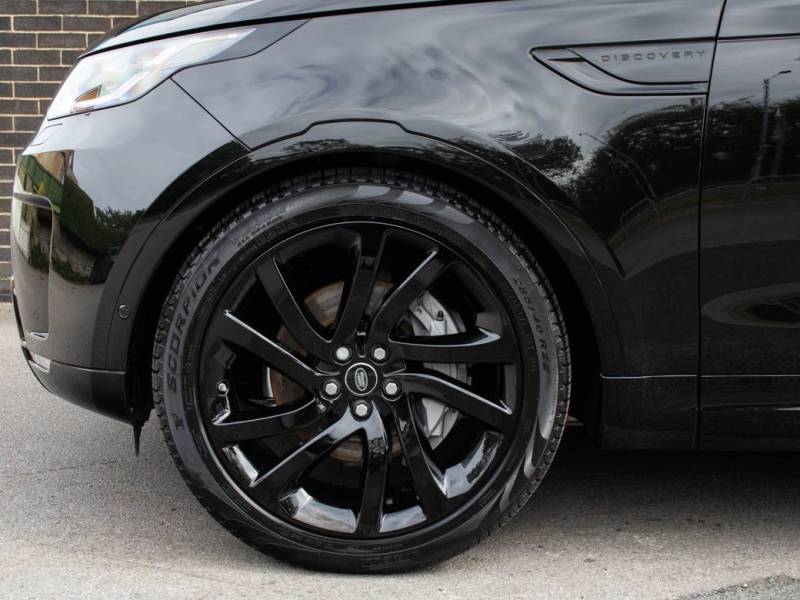 Land Rover Discovery   Registered:2019(19)