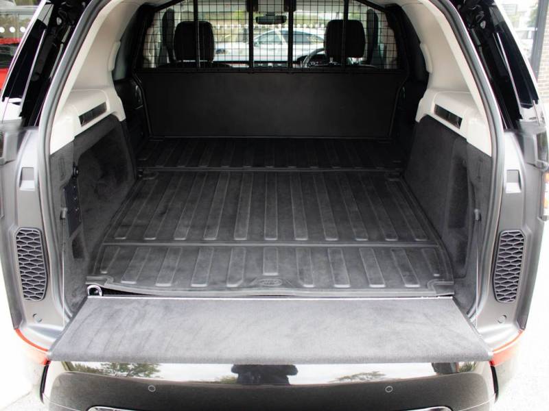 Land Rover Discovery   Registered:2019(19)