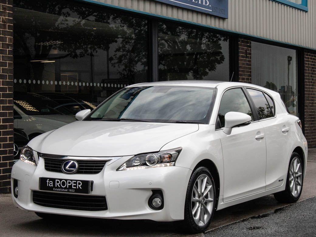 Lexus CT 200h 1.8 SE-L Auto Nav Hatchback Hybrid Starfire White PearlLexus CT 200h 1.8 SE-L Auto Nav Hatchback Hybrid Starfire White Pearl at fa Roper Ltd Bradford