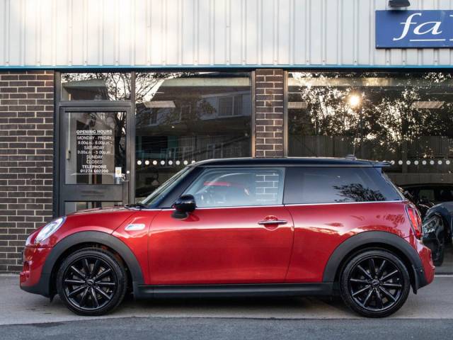 2017 Mini Hatchback 2.0 Cooper S 3 door 192bhp +++Spec
