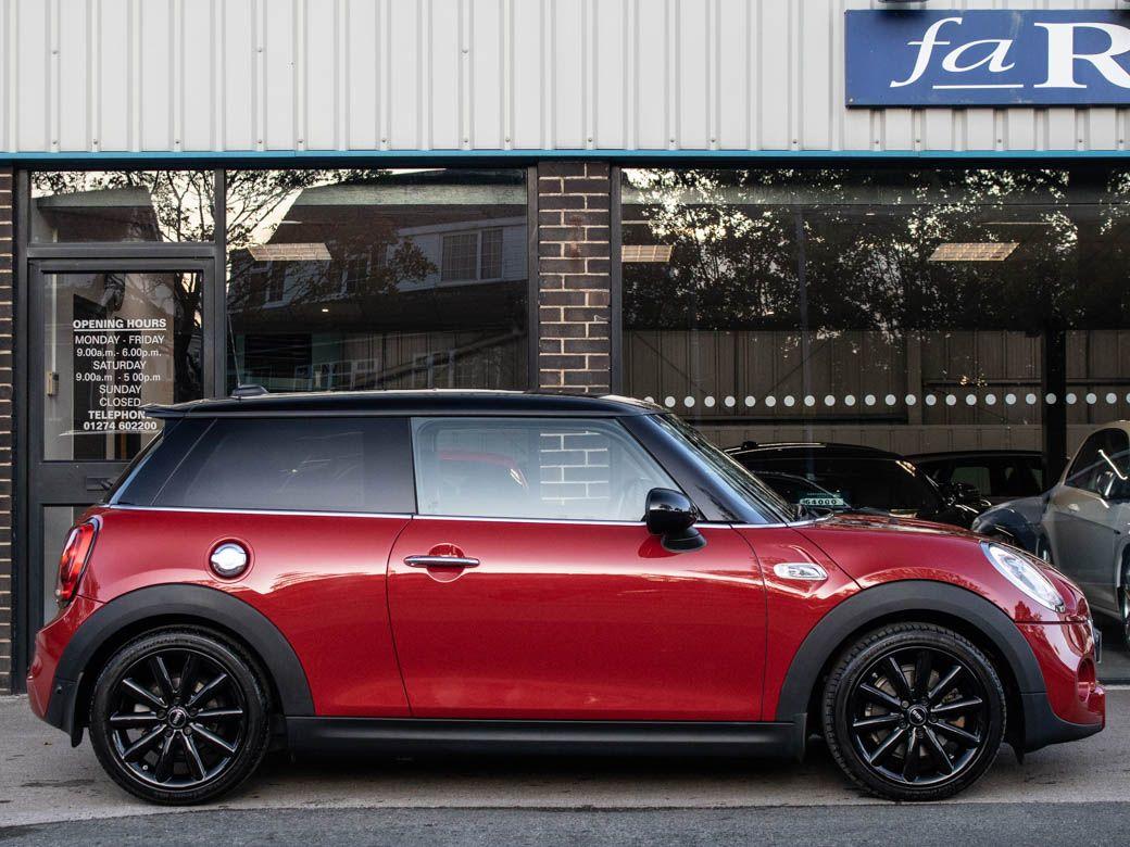 Mini Hatchback 2.0 Cooper S 3 door 192bhp +++Spec Hatchback Petrol Blazing Red Metallic