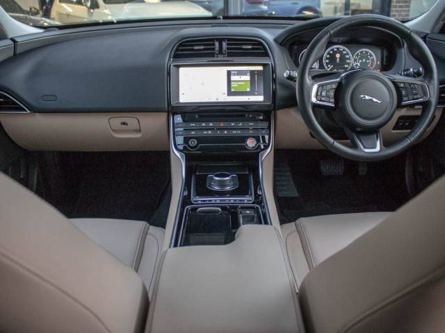 2018 Jaguar XE 2.0i Prestige 250ps AWD Auto