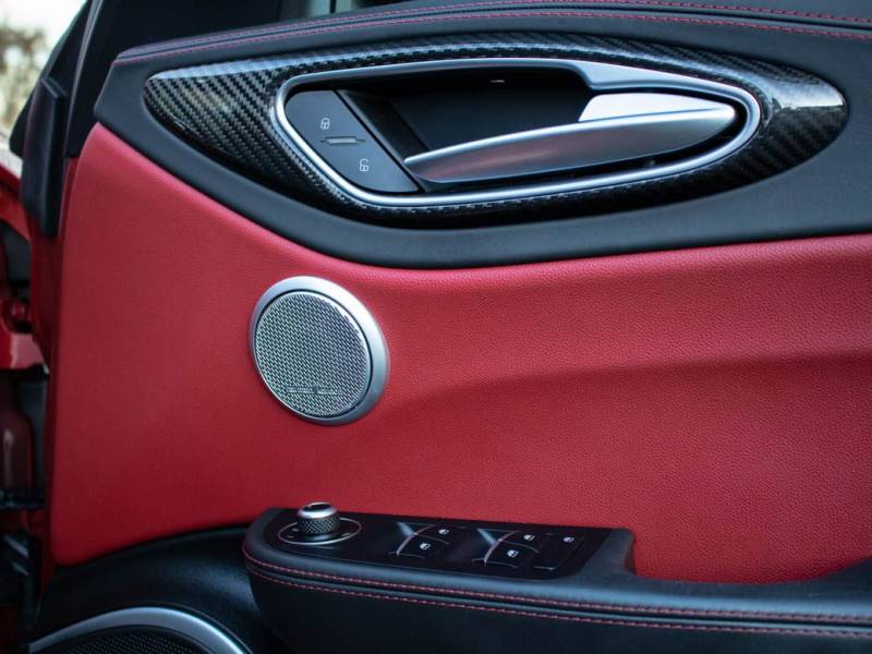 Alfa Romeo Giulia   Registered:2017(17)