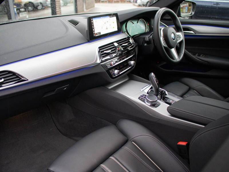 BMW 5 Series   Registered:2018(18)