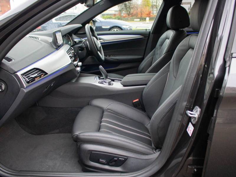 BMW 5 Series   Registered:2018(18)