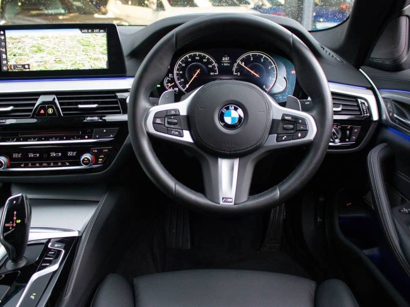 BMW 5 Series   Registered:2018(18)