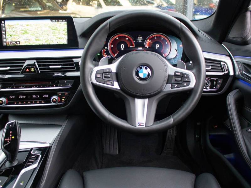 BMW 5 Series   Registered:2018(18)