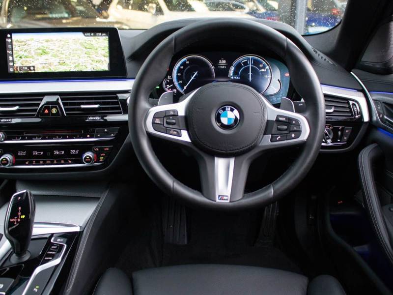 BMW 5 Series   Registered:2018(18)