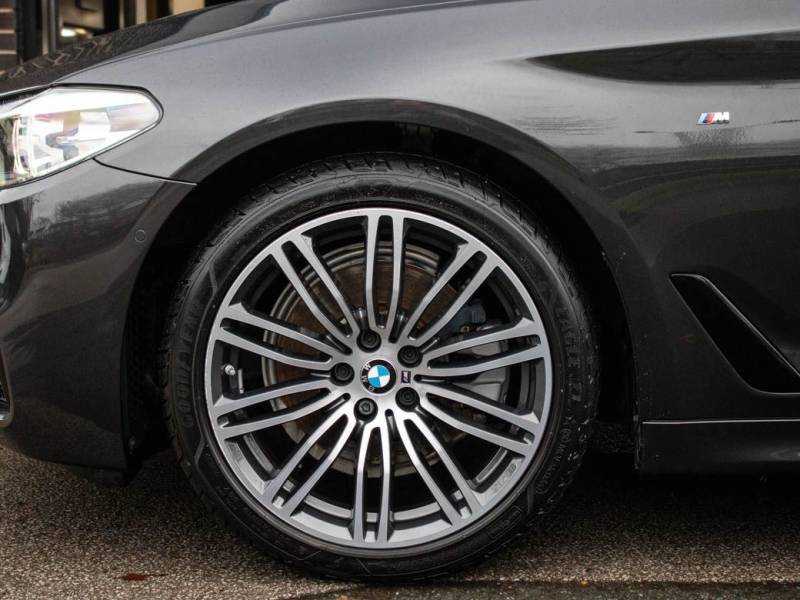 BMW 5 Series   Registered:2018(18)