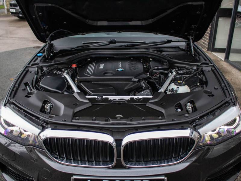 BMW 5 Series   Registered:2018(18)