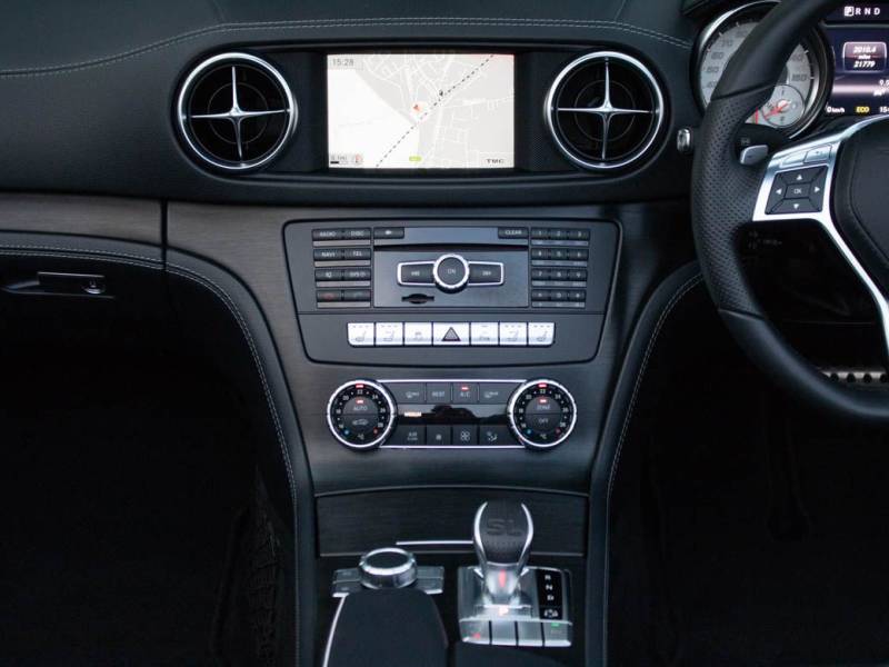 Mercedes Benz SL Class   Registered:2013(13)