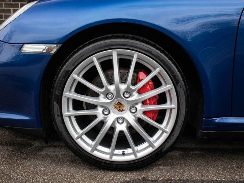 Porsche 911   Registered:2009(09)